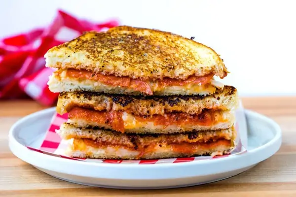 Easy Pizza Grilled Cheese Meal Idea